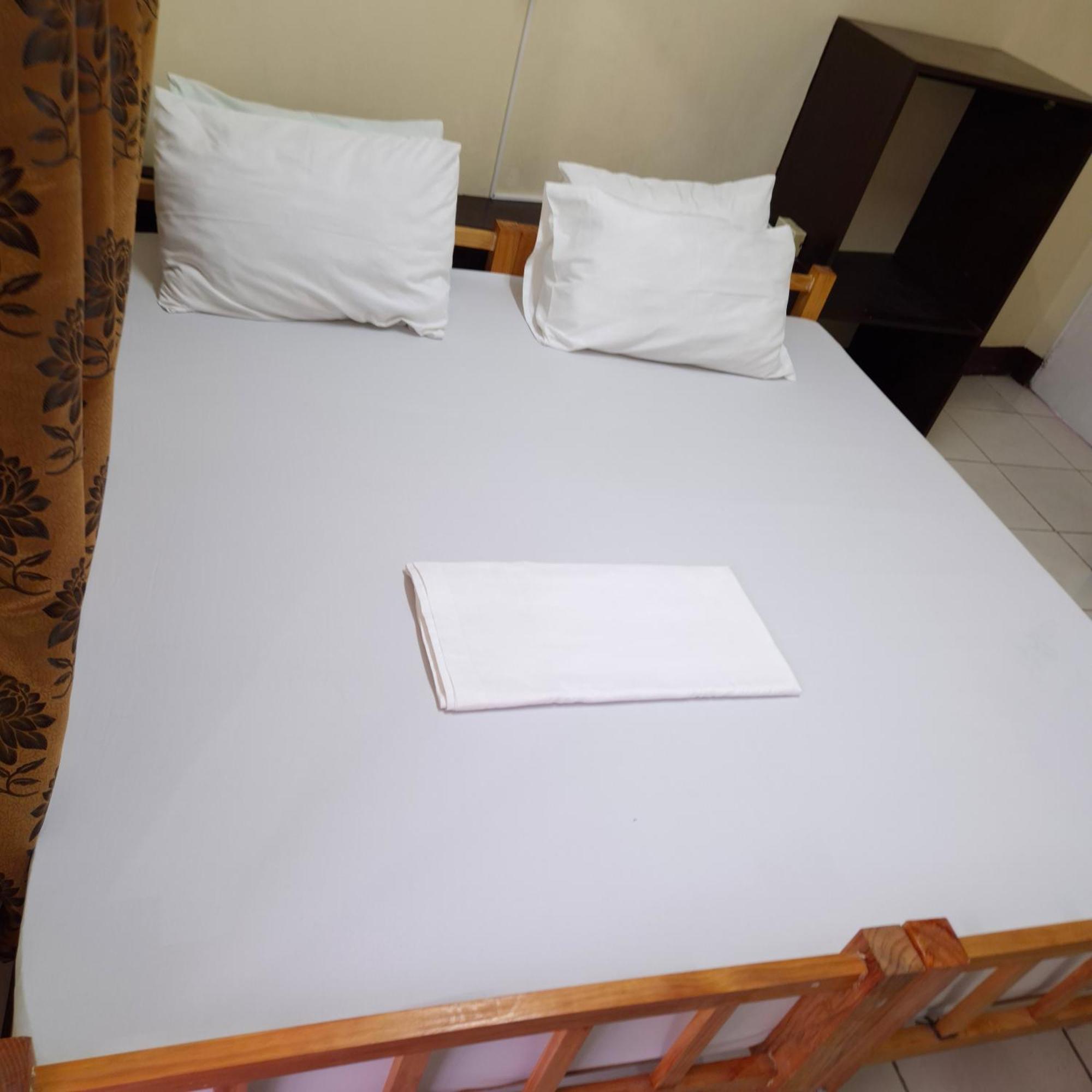 Cool Martin Family Hotel And Resort Bacoor Exterior foto